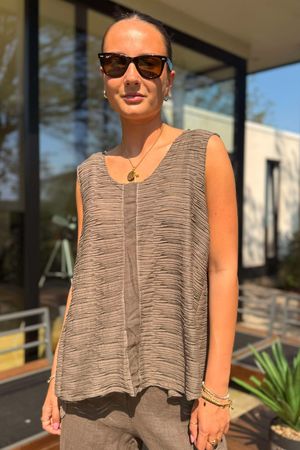 Made in Italy Benji Linen Panel Wave Vest Mocha